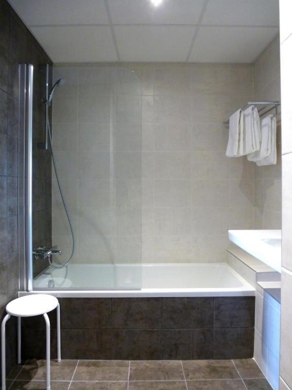 Hyp'Hotel Saint-Marcellin  Dış mekan fotoğraf