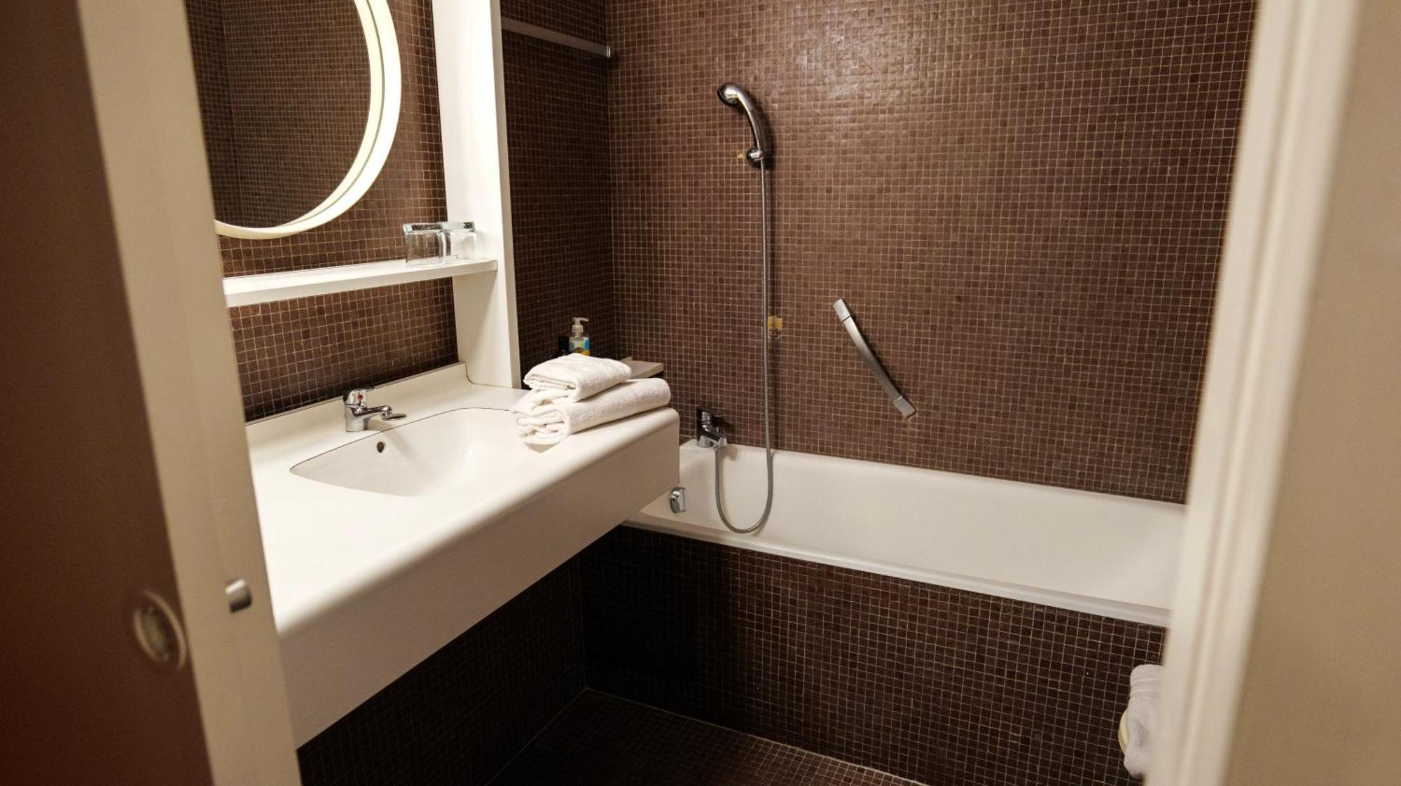 Hyp'Hotel Saint-Marcellin  Dış mekan fotoğraf